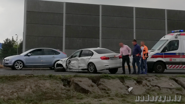 Poważny wypadek pomiędzy Nadarzynem, a Paszkowem. Trasa w kierunku Nadarzyna zablokowana